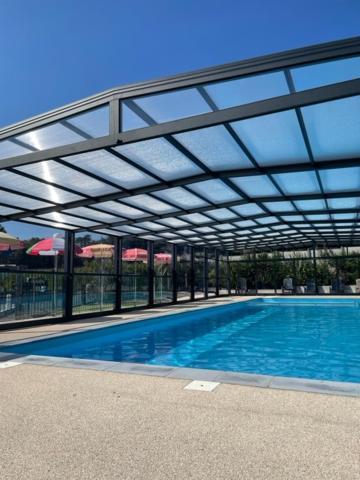 Camping Le Ruisseau Saint-André-de-Seignaux 外观 照片