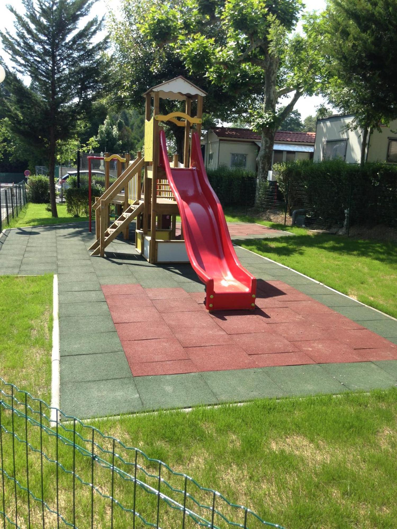 Camping Le Ruisseau Saint-André-de-Seignaux 外观 照片